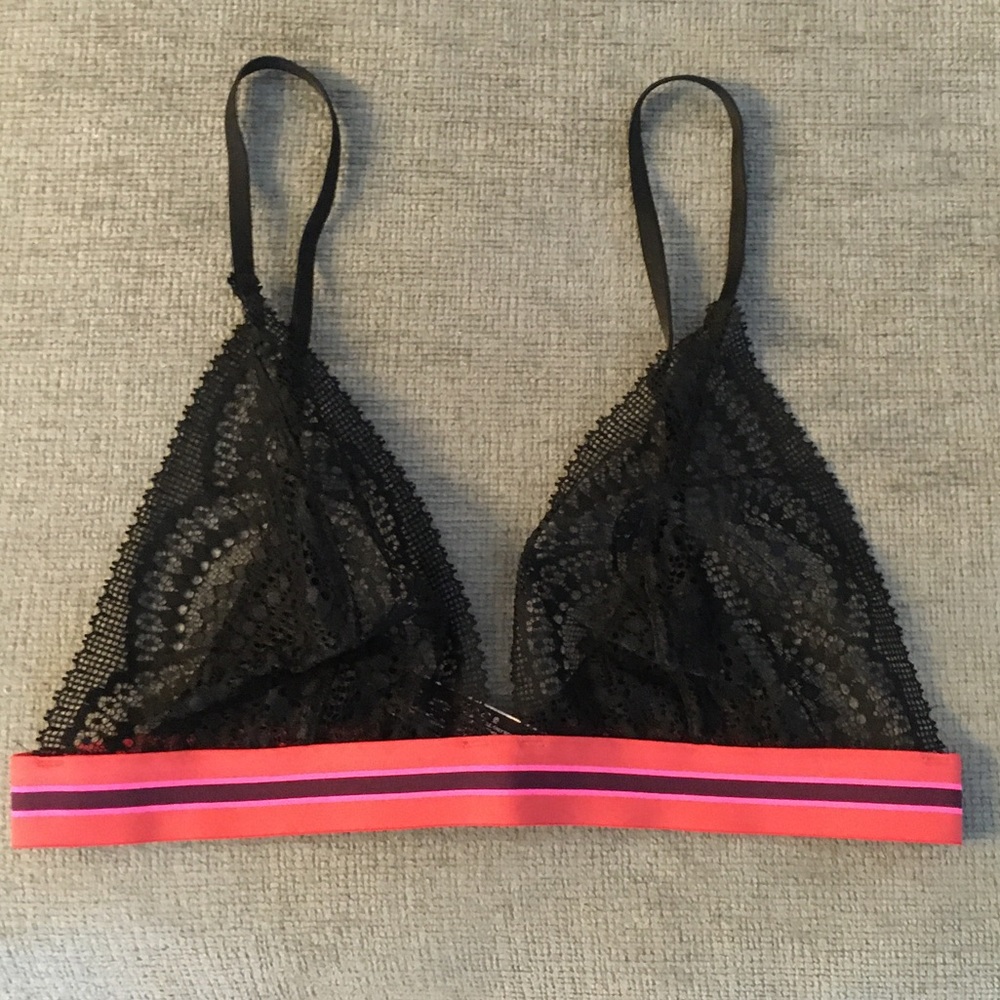 Victoria’s Secret Black Wireless Lace Bralette M